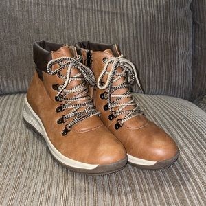 New With Tags Maurice’s Riley Boot Size 8